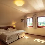 Bed & Breakfast Wzgorze Poreba - W Ofercie Darmowe Ladowanie Aut Elektrycznych 3*