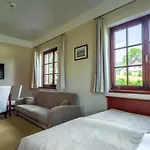 Wzgorze Poreba - W Ofercie Darmowe Ladowanie Aut Elektrycznych 3*