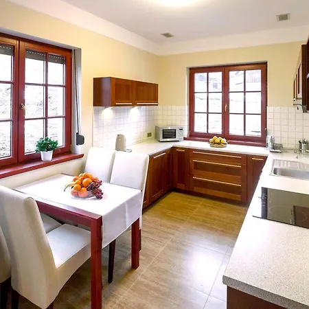 Wzgorze Poreba - W Ofercie Darmowe Ladowanie Aut Elektrycznych 3*