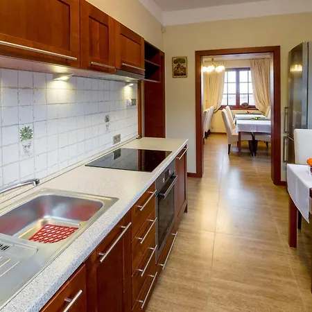 לינה וארוחת בוקר Wzgorze Poreba - W Ofercie Darmowe Ladowanie Aut Elektrycznych 3*