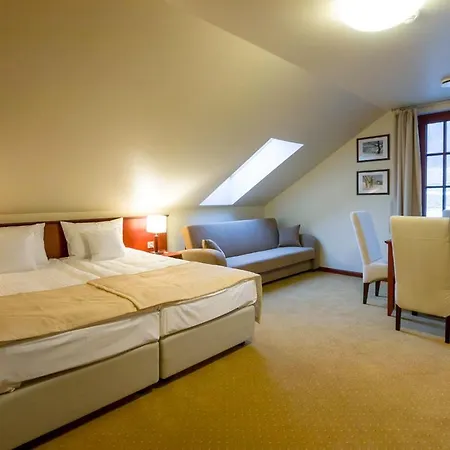 Wzgorze Poreba Bed & Breakfast 3*