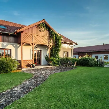 Wzgorze Poreba - W Ofercie Darmowe Ladowanie Aut Elektrycznych 3*