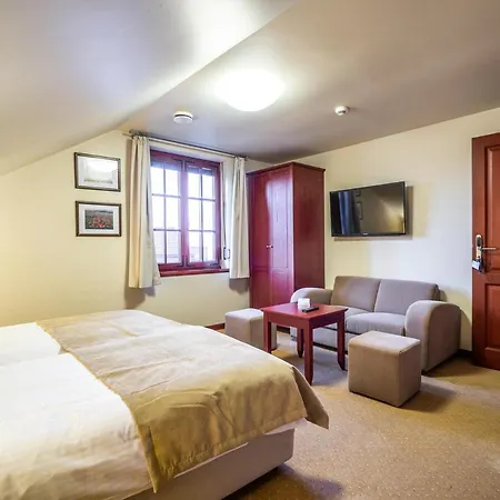 Wzgorze Poreba - W Ofercie Darmowe Ladowanie Aut Elektrycznych Długopole-Zdrój