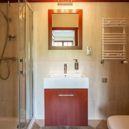 Wzgorze Poreba - W Ofercie Darmowe Ladowanie Aut Elektrycznych 3*