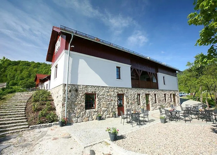 Wzgorze Poreba - W Ofercie Darmowe Ladowanie Aut Elektrycznych Długopole-Zdrój