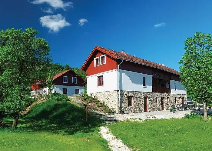 Panzió Wzgorze Poreba - W Ofercie Darmowe Ladowanie Aut Elektrycznych 3*