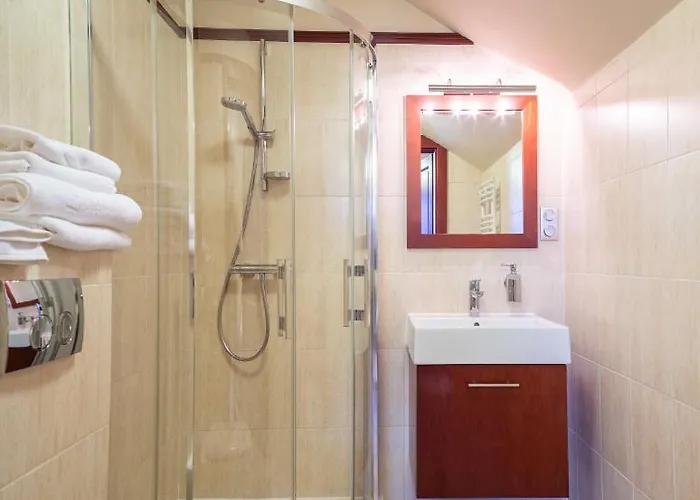 Wzgorze Poreba - W Ofercie Darmowe Ladowanie Aut Elektrycznych Panzió Długopole-Zdrój