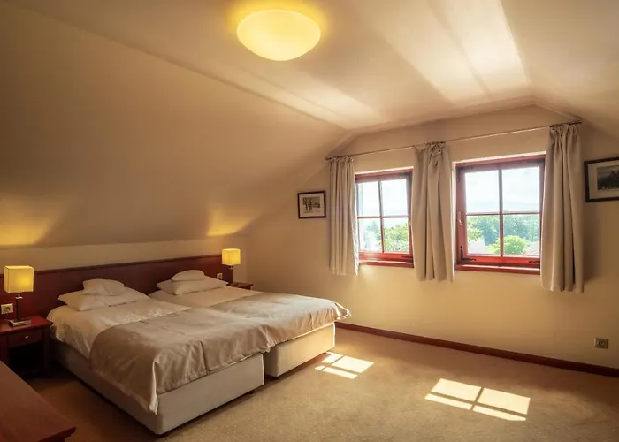 Panzió Wzgorze Poreba - W Ofercie Darmowe Ladowanie Aut Elektrycznych 3*