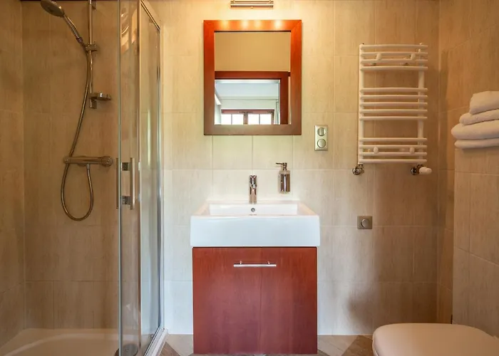 Wzgorze Poreba - W Ofercie Darmowe Ladowanie Aut Elektrycznych 3*